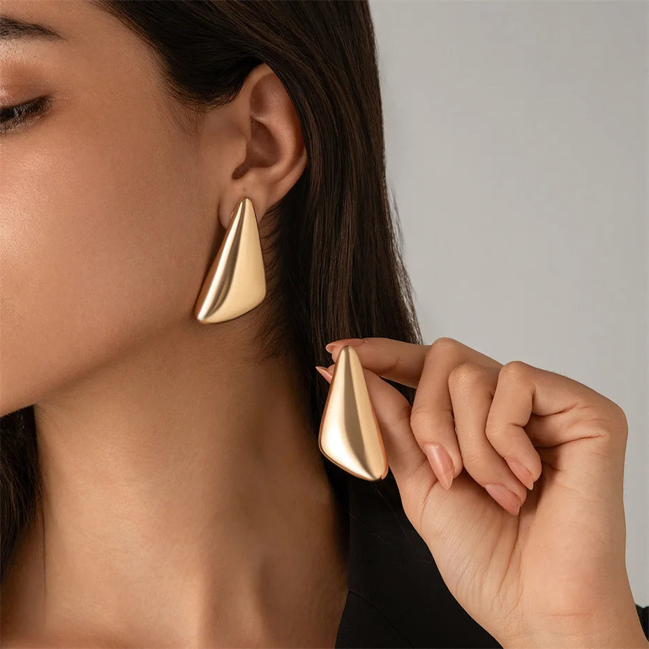 Ingemark-Brincos de metal liso vintage punk para mulheres, brincos perfurantes geométricos góticos, acessórios de jóias, presente da tendência, 2024