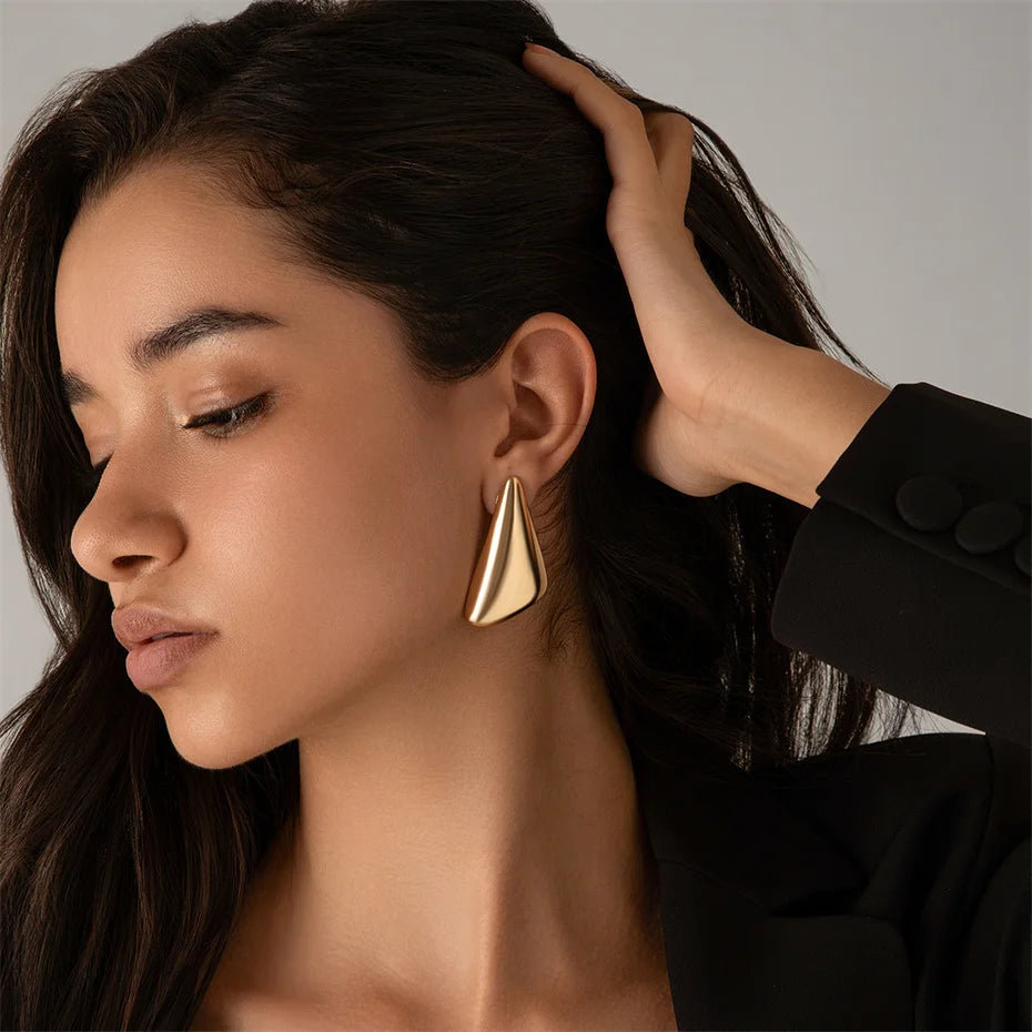 Ingemark-Brincos de metal liso vintage punk para mulheres, brincos perfurantes geométricos góticos, acessórios de jóias, presente da tendência, 2024