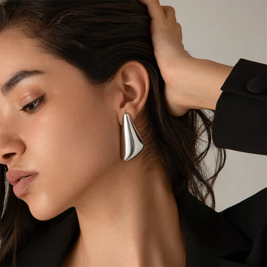 Ingemark-Brincos de metal liso vintage punk para mulheres, brincos perfurantes geométricos góticos, acessórios de jóias, presente da tendência, 2024