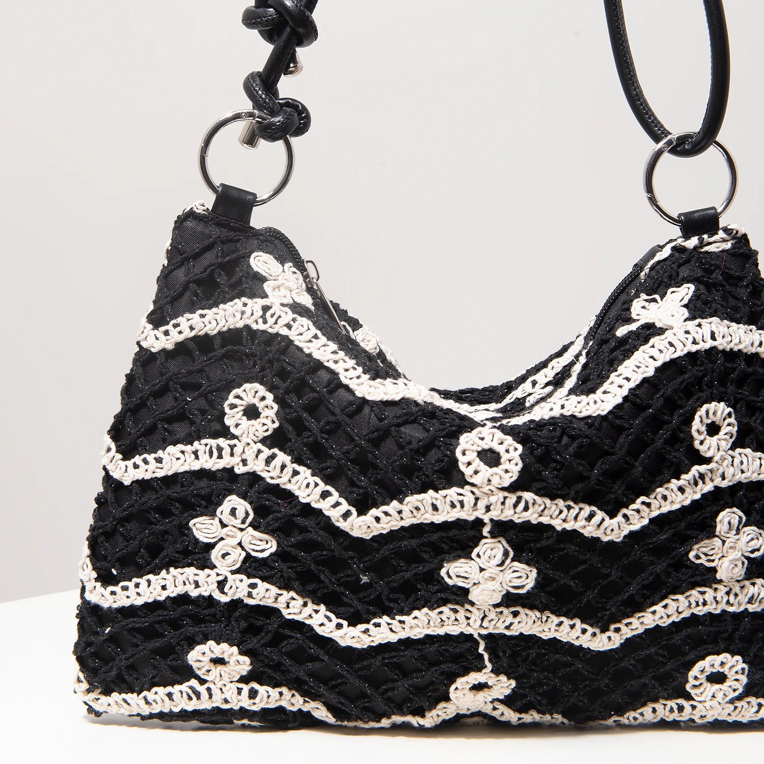 Sacolas de ombro de tricô oco com padrão para mulheres, bolsas de praia boho para mulheres, roupas de férias, bolsa de guê (padrão aleatório)