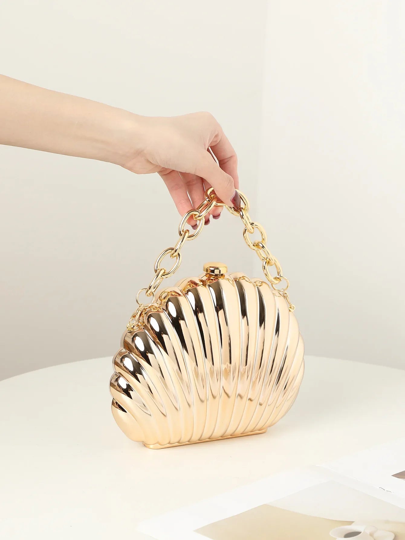 Estilo coreano forma de concha metal superfície brilhante senhoras corrente bolsa ombro design simples verão nova moda crossbody saco