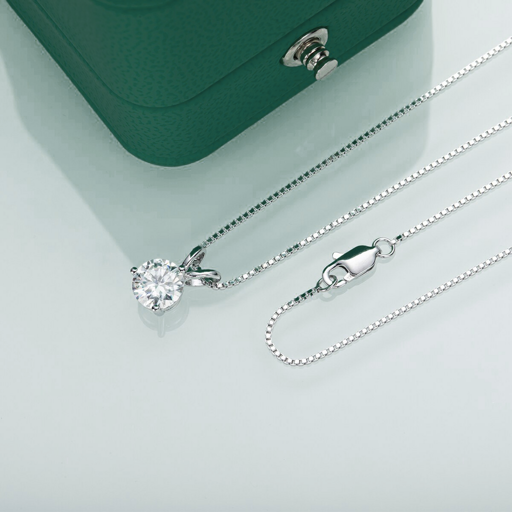 Colar Runas Moissanite