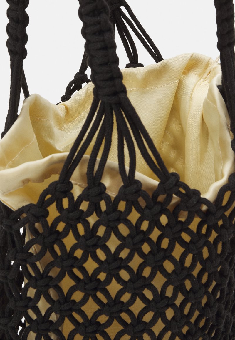 Bolsa Sabina Enawé Crochet Bag