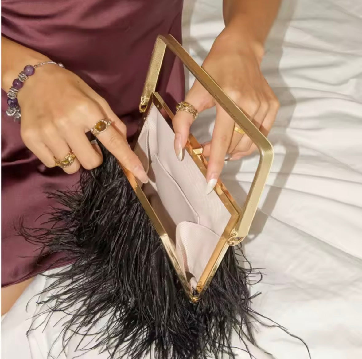 Bolsa Clutch Plumas Salyna