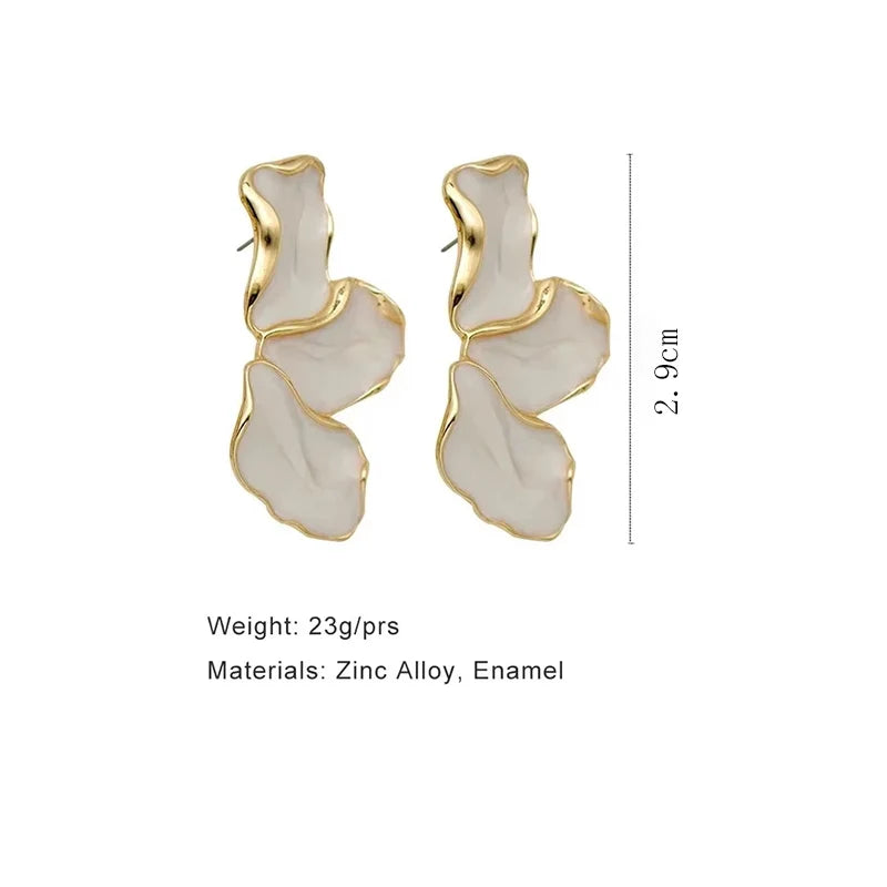 Brinco de metal flor creme epóxi, moda feminina, banhado a ouro, brincos irregulares, design pesado, brincos de declaração