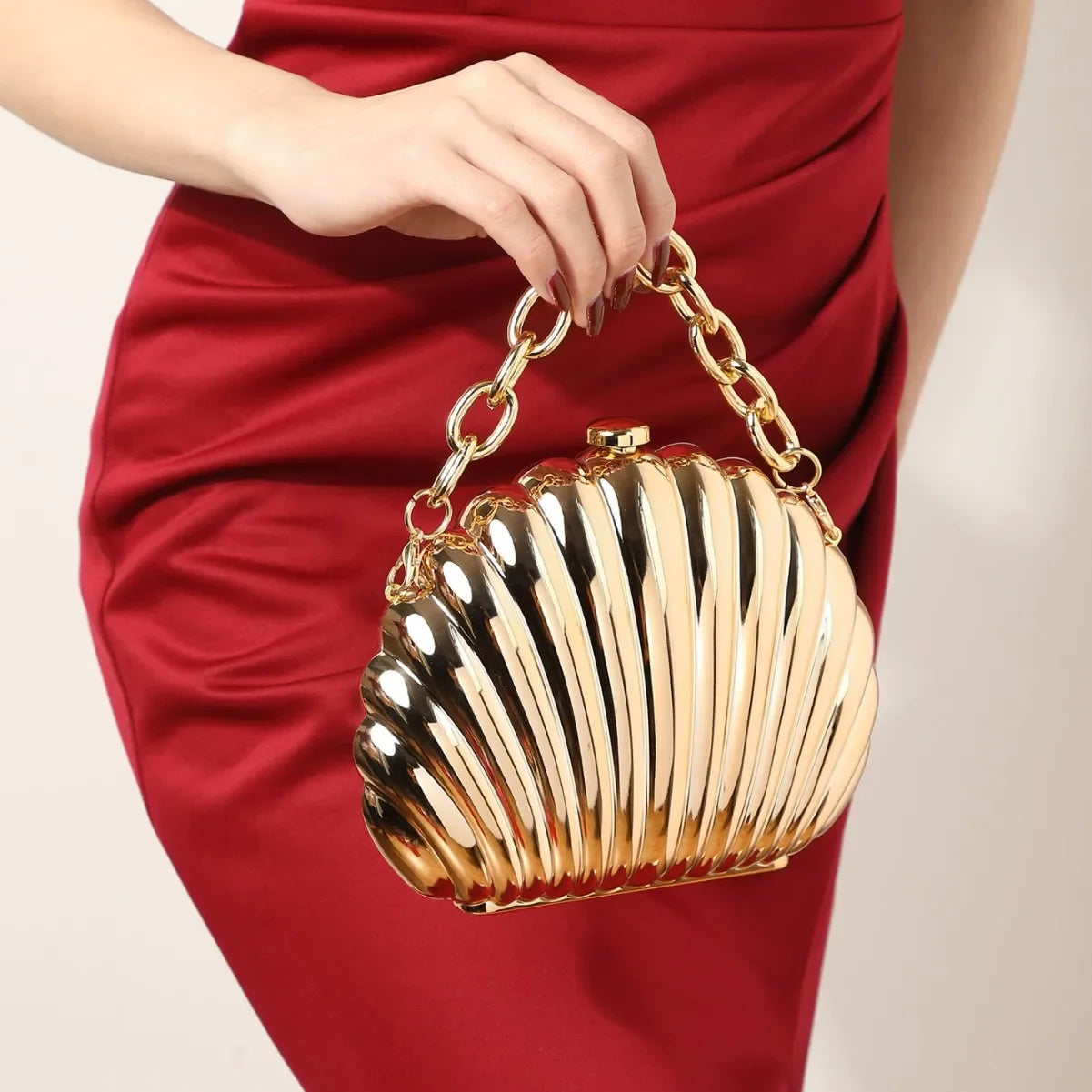 Estilo coreano forma de concha metal superfície brilhante senhoras corrente bolsa ombro design simples verão nova moda crossbody saco