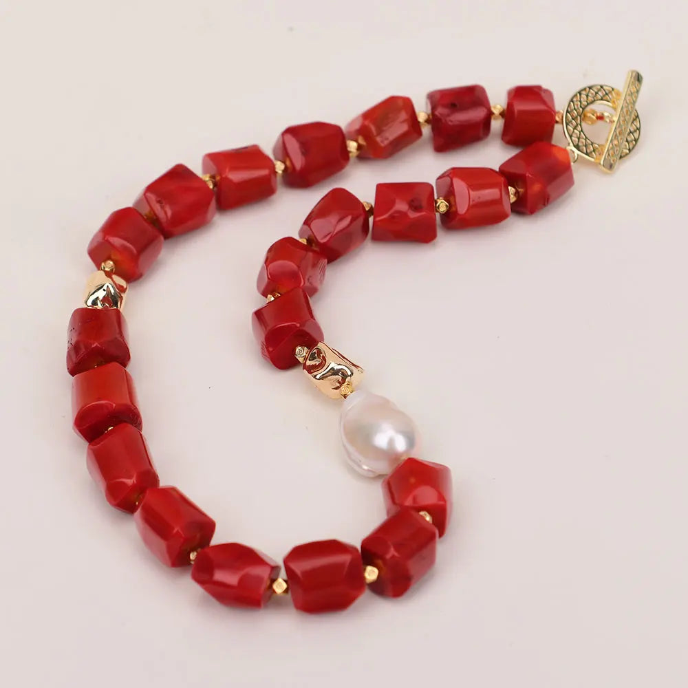 Colar de contas de pepita irregular de coral vermelho liberdade de pérola barroca branca cultivada G-G