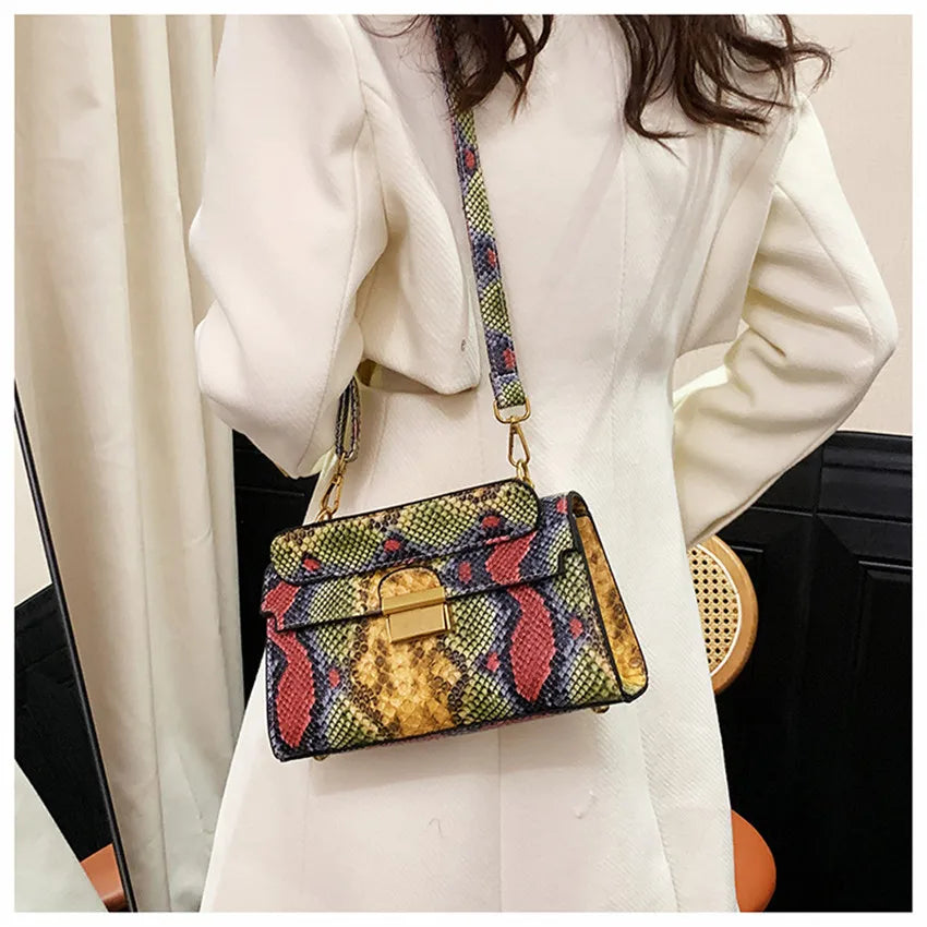 Nova marca de luxo designer bolsa feminina cobra padrão couro crossbody bolsas moda pequena bolsa ombro quadrado bolsa de ombro