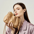 Couro genuíno rugas nuvem bolsa feminina corrente decoração mini balde saco versátil ombro crossbody saco