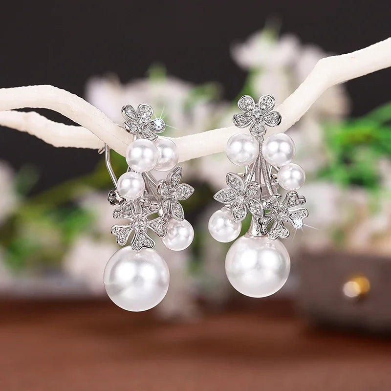 Huitan recém-projetado flor brincos com imitação elegante pérola noivado casamento brincos estéticos para mulheres moda jóias