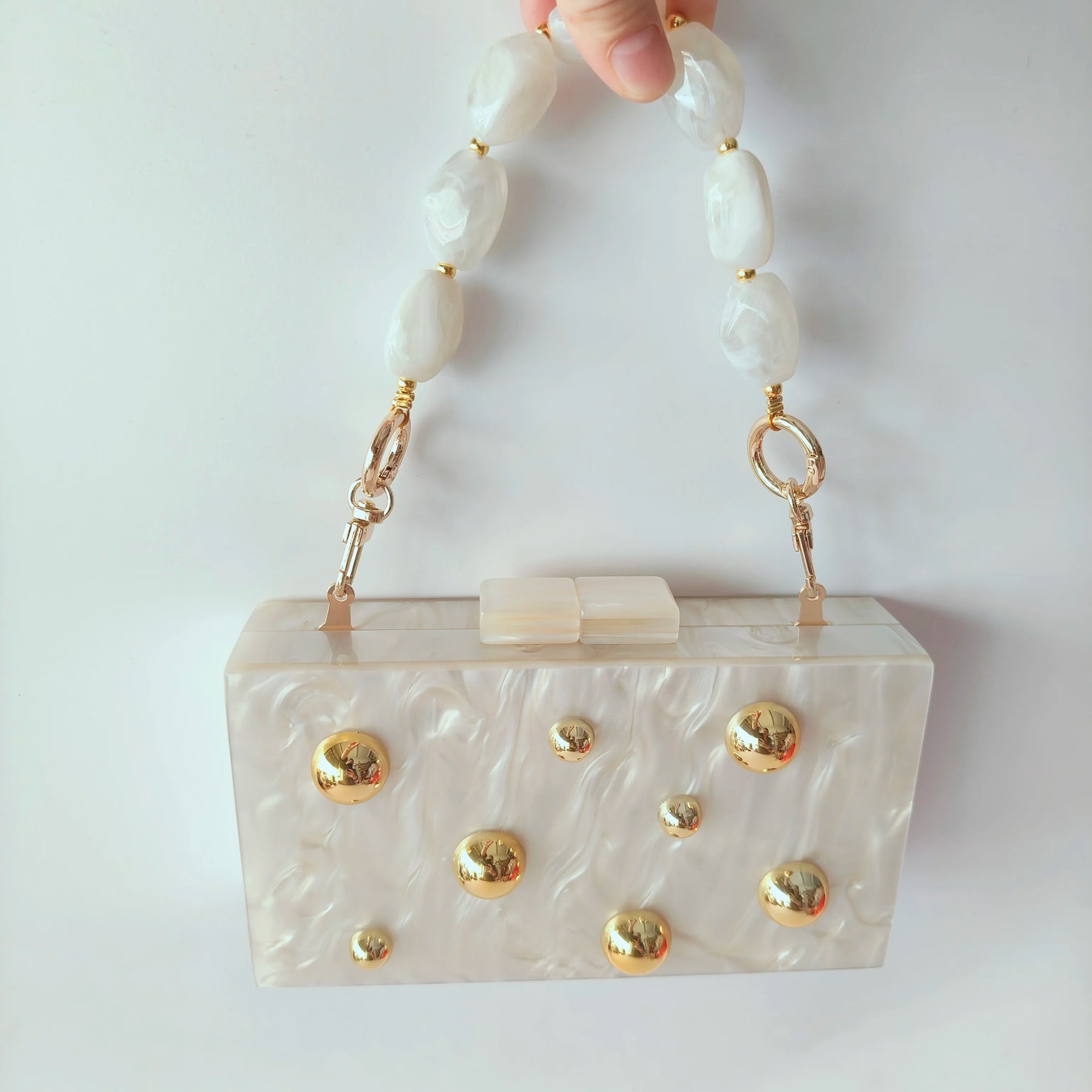 Pérola bege metal ponto na superfície acrílico bolsa de embreagem aleta escudo feminino saco de noite verão casamentos festa baile praia senhora bolsa