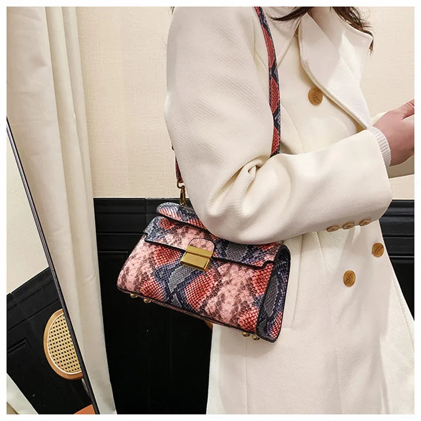 Nova marca de luxo designer bolsa feminina cobra padrão couro crossbody bolsas moda pequena bolsa ombro quadrado bolsa de ombro
