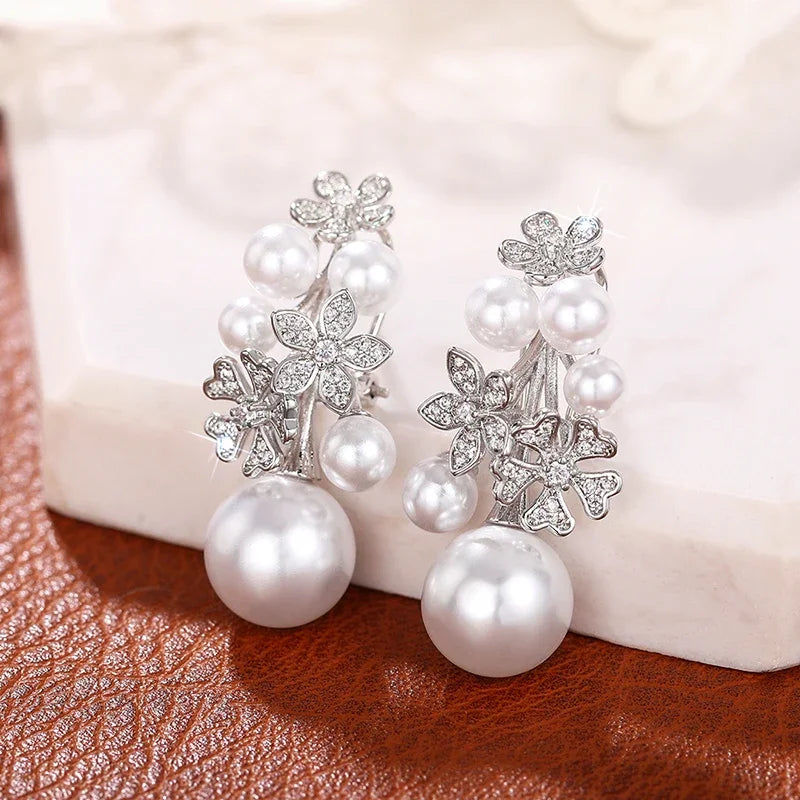 Huitan recém-projetado flor brincos com imitação elegante pérola noivado casamento brincos estéticos para mulheres moda jóias
