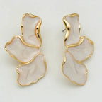 Brinco de metal flor creme epóxi, moda feminina, banhado a ouro, brincos irregulares, design pesado, brincos de declaração