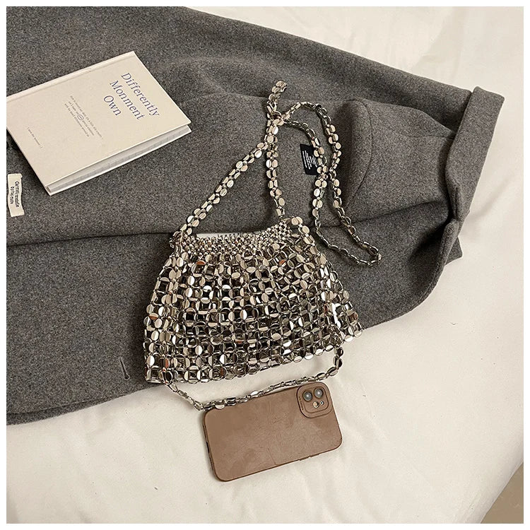 Corrente pu lantejoulas bolsas de ombro outono novo oco para fora senhoras sacos 2025 venda quente requintado senso de luxo tira crossbody saco