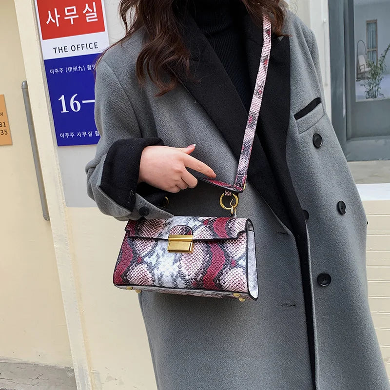 Nova marca de luxo designer bolsa feminina cobra padrão couro crossbody bolsas moda pequena bolsa ombro quadrado bolsa de ombro