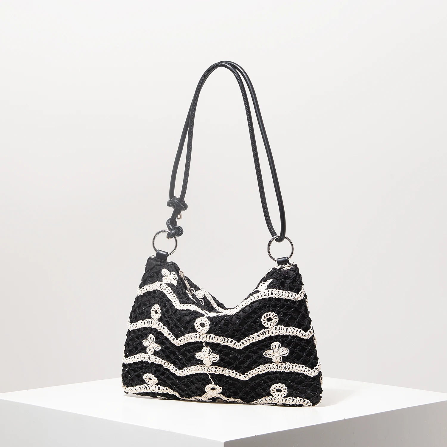 Sacolas de ombro de tricô oco com padrão para mulheres, bolsas de praia boho para mulheres, roupas de férias, bolsa de guê (padrão aleatório)