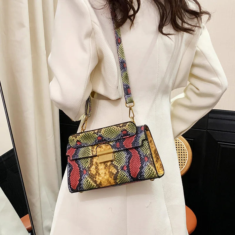 Nova marca de luxo designer bolsa feminina cobra padrão couro crossbody bolsas moda pequena bolsa ombro quadrado bolsa de ombro