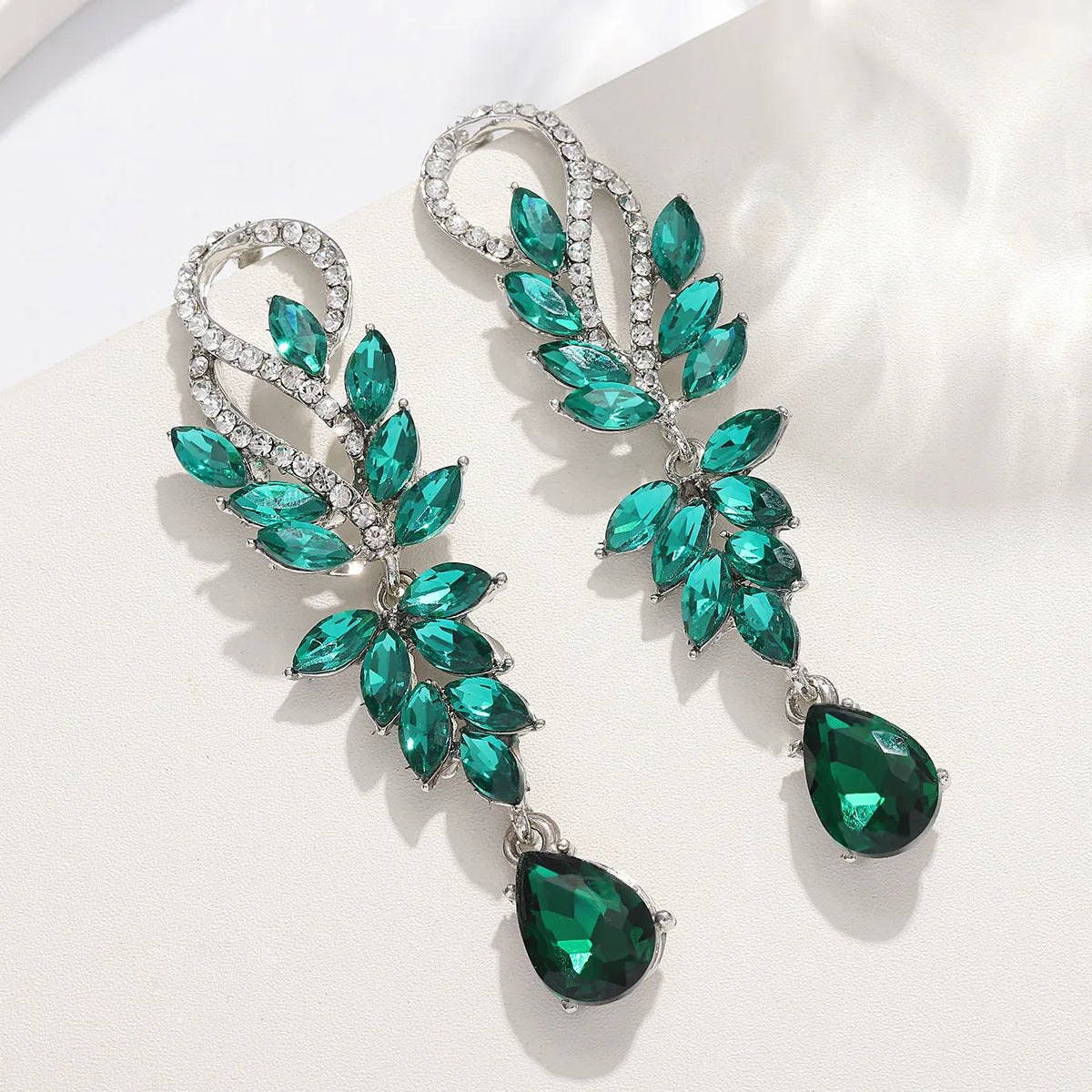 Luxo colorido esmeralda jóias brincos femininos retro folhas de cristal alta qualidade sentimento brincos longos para jóias femininas