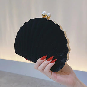 Bolsa de jantar de festa de veludo preto de concha premium Bolsa de embreagem com fecho de pérola Bolsa de casamento Bolsa crossbody Bolsa pequena feminina de veludo.