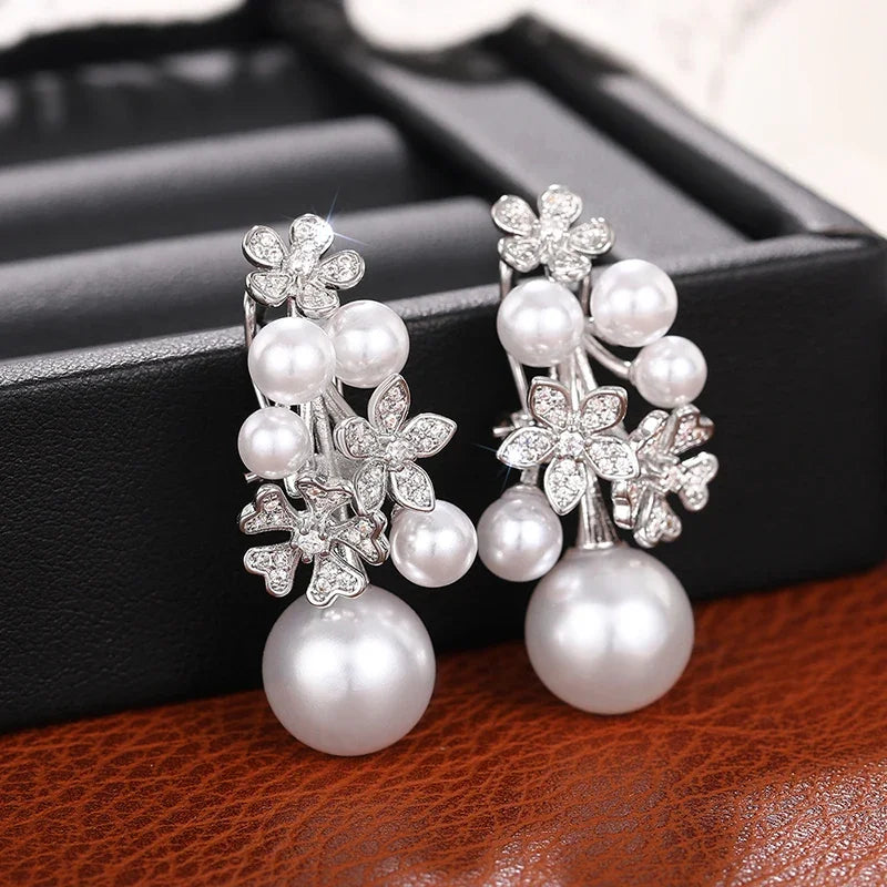 Huitan recém-projetado flor brincos com imitação elegante pérola noivado casamento brincos estéticos para mulheres moda jóias